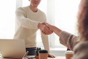 Cómo poner límites en el trabajo para prevenir el desgaste profesional